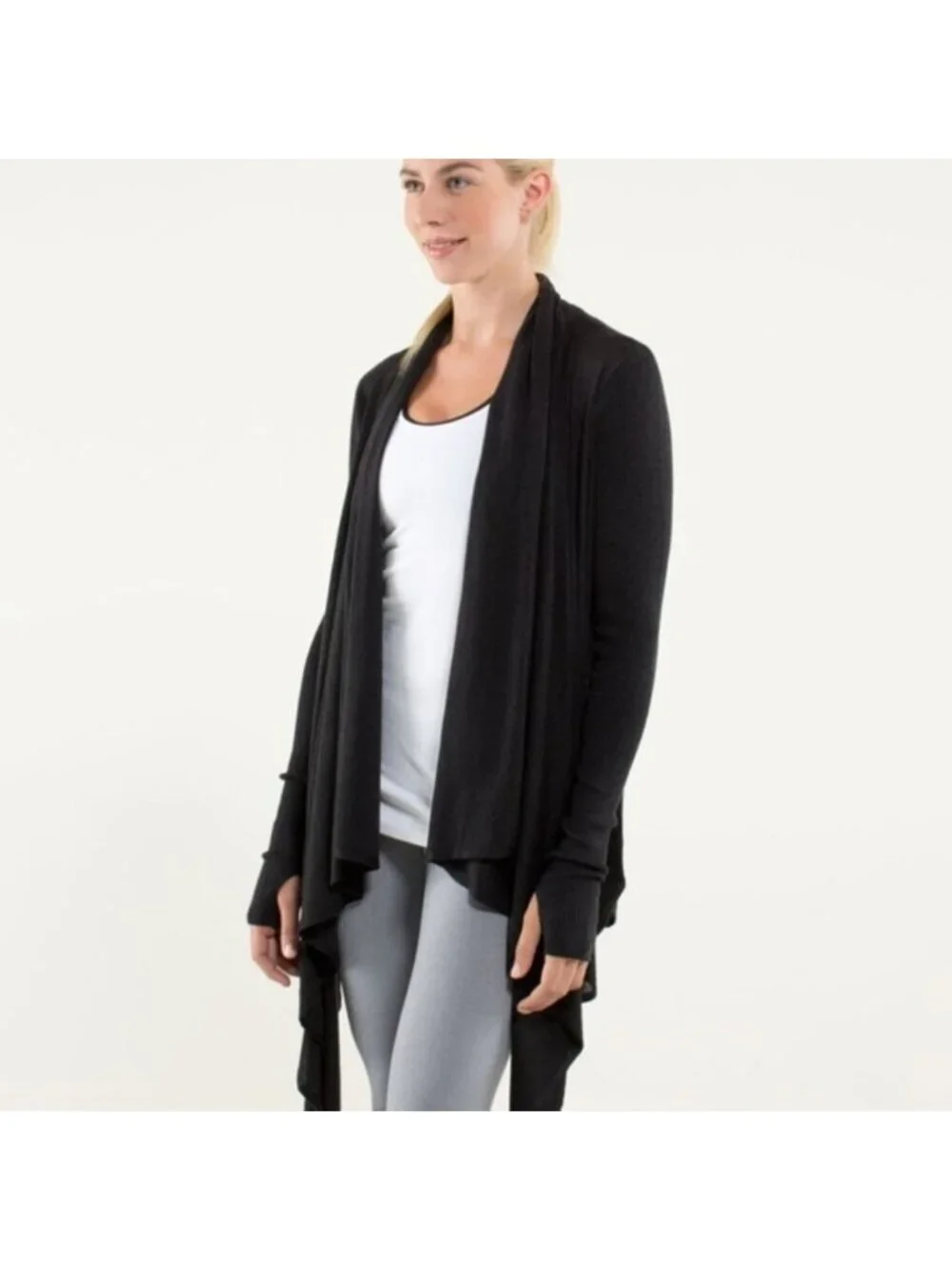 Lululemon Universal Wrap Black